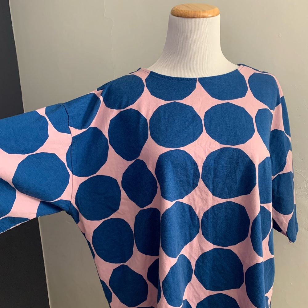 Uniqlo tees. - Picture 2 of 7